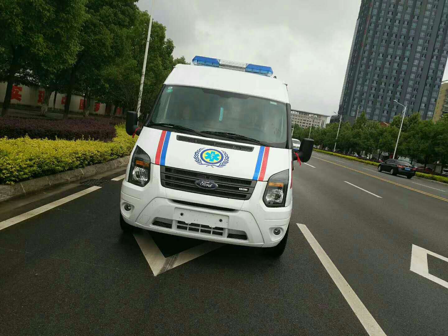 新世代V348短軸中頂救護(hù)車(chē)5040.jpg