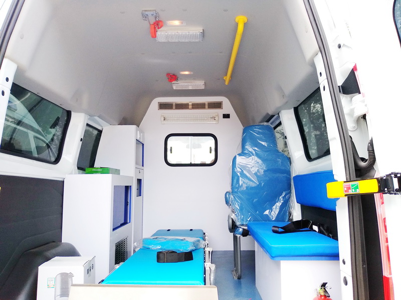江鈴福特V362轉運型救護車廠家(柴油)3.jpg 江鈴福特V362轉運型救護車廠家(柴油)3.jpg
