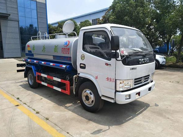 東風(fēng)多利卡5噸灑水車(chē)