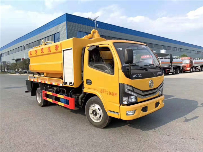 國(guó)六新款5立方東風(fēng)D6清洗吸污車(chē)