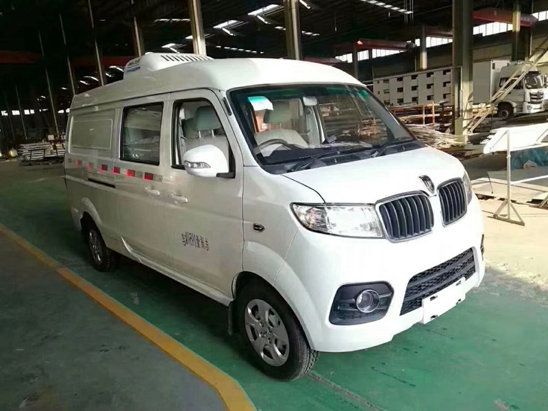 國(guó)六金杯X30L面包冷藏車